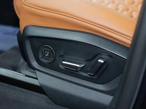 Used 2023 Audi RS Q8 AWD/4WD image 25