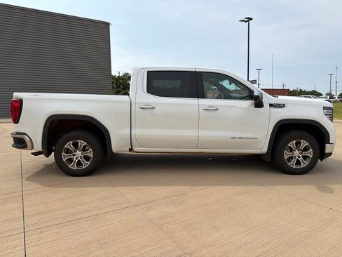 Used 2025 GMC Sierra 1500 SLT AWD/4WD image 2
