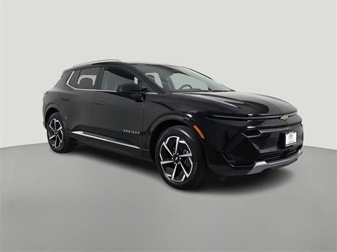 Used 2025 Chevrolet Equinox EV LT w/ Convenience Package image 8