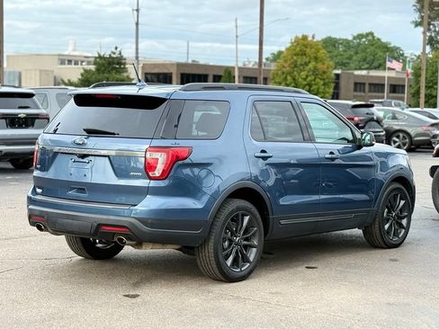 Used 2019 Ford Explorer XLT w/ Equipment Group 202A AWD/4WD image 34