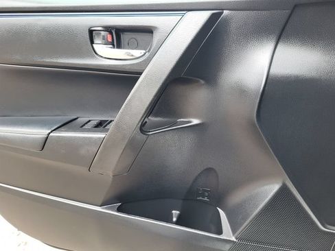 Used 2019 Toyota Corolla SE w/ Carpet Mat Package (TMS) FWD image 13