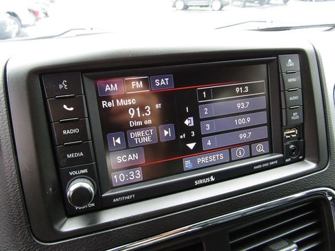 Used 2018 Dodge Grand Caravan SXT w/ Rear Park Assist Package image 14