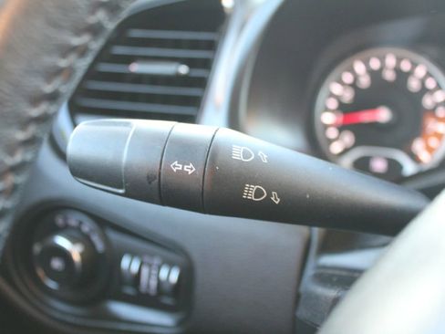 Used 2018 Jeep Renegade Altitude image 15