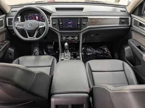 Certified 2023 Volkswagen Atlas SE FWD image 11