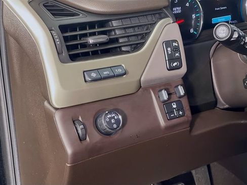 Used 2019 GMC Yukon XL Denali w/ Open Road Package RWD image 11