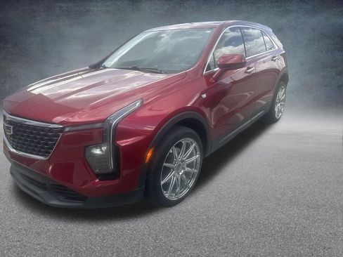 Used 2024 Cadillac XT4 Luxury w/ Cold Weather Package FWD image 25