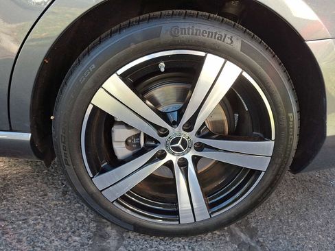 Used 2025 Mercedes-Benz C 300 4MATIC Sedan image 2