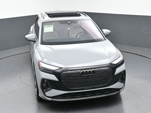 Used 2025 Audi Q4 e-tron Premium Plus w/ Premium Plus AWD/4WD image 40