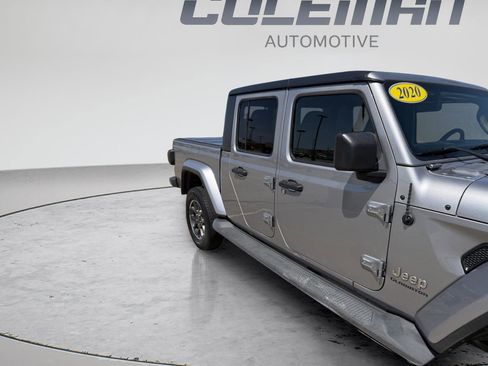 Used 2020 Jeep Gladiator Overland AWD/4WD image 10
