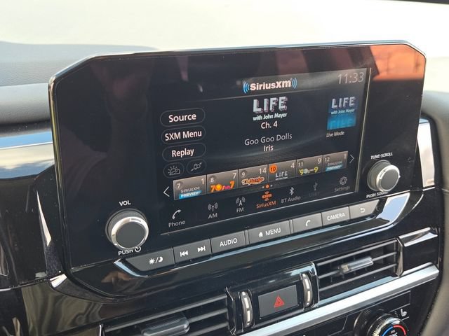 Used 2025 Nissan Pathfinder SV FWD image 21