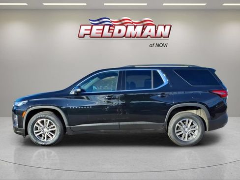 Used 2023 Chevrolet Traverse LT FWD image 2