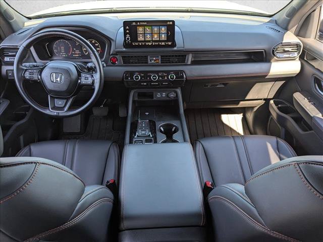 Used 2025 Honda Pilot TrailSport image 14