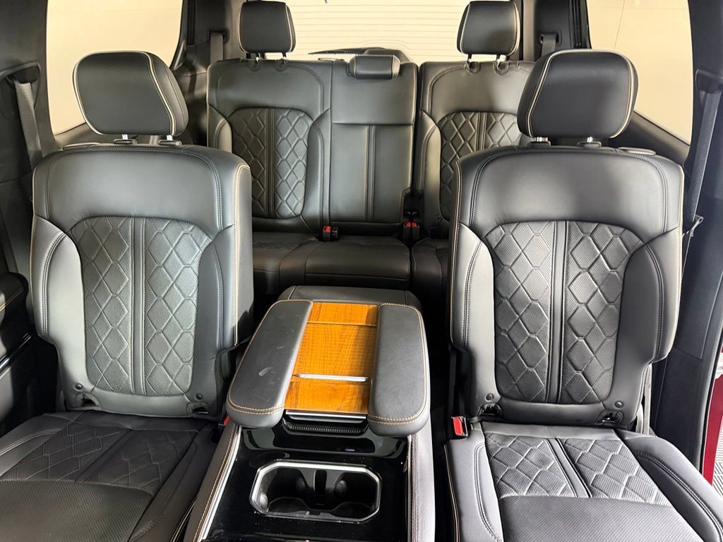 Used 2023 Jeep Grand Wagoneer Series III AWD/4WD image 16