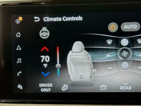 Used 2023 Nissan Ariya AWD image 26