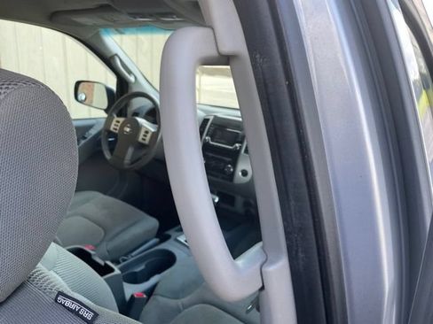 Used 2016 Nissan Frontier SV RWD image 47