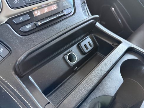 Used 2018 GMC Yukon Denali RWD image 16