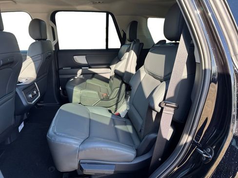 New 2026 Ford Expedition Active image 16