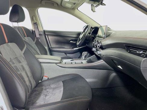 Certified 2022 Nissan Sentra SR w/ Midnight Edition image 24