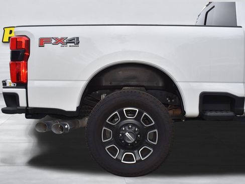 Used 2024 Ford F350 Platinum w/ FX4 Off-Road Package image 31