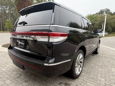 Used 2024 Lincoln Navigator Reserve image 10