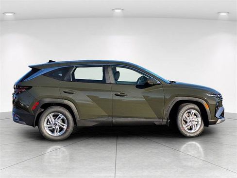New 2026 Hyundai Tucson SE image 8