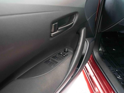Used 2025 Toyota Corolla LE FWD image 7