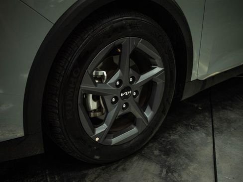 Used 2025 Kia K4 FWD image 3