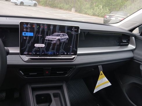 New 2026 Volkswagen Tiguan SE image 17