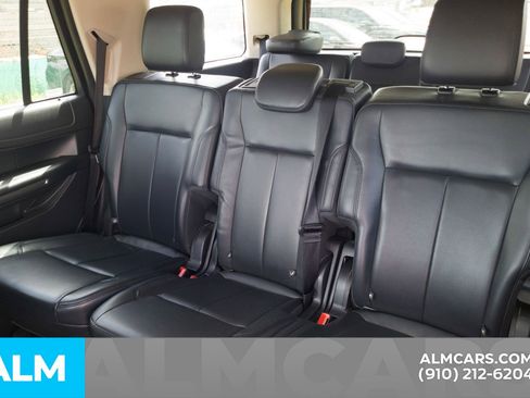 Used 2024 Ford Expedition XLT image 17