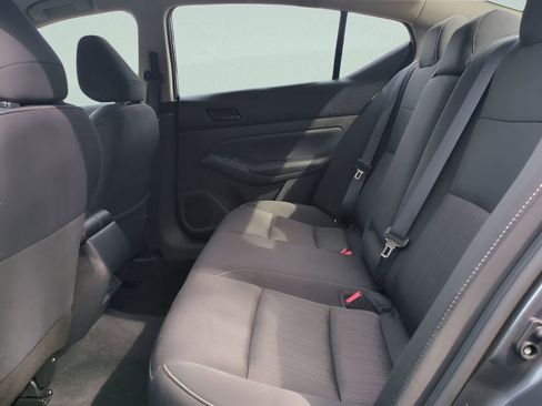 Used 2024 Nissan Altima 2.5 SV image 13