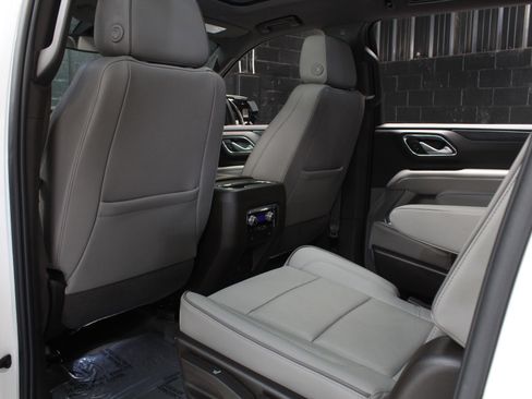 Used 2022 GMC Yukon XL SLT w/ SLT Premium Package AWD/4WD image 36