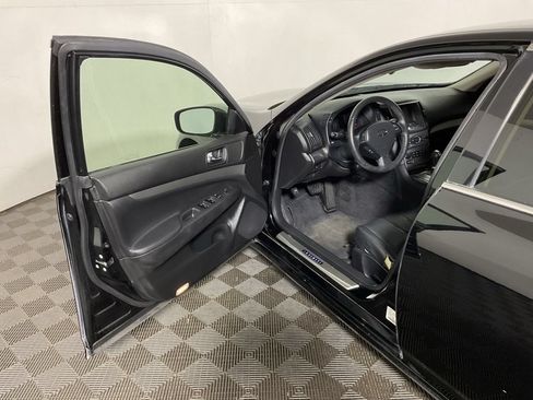 Used 2013 INFINITI G37 Journey RWD image 15