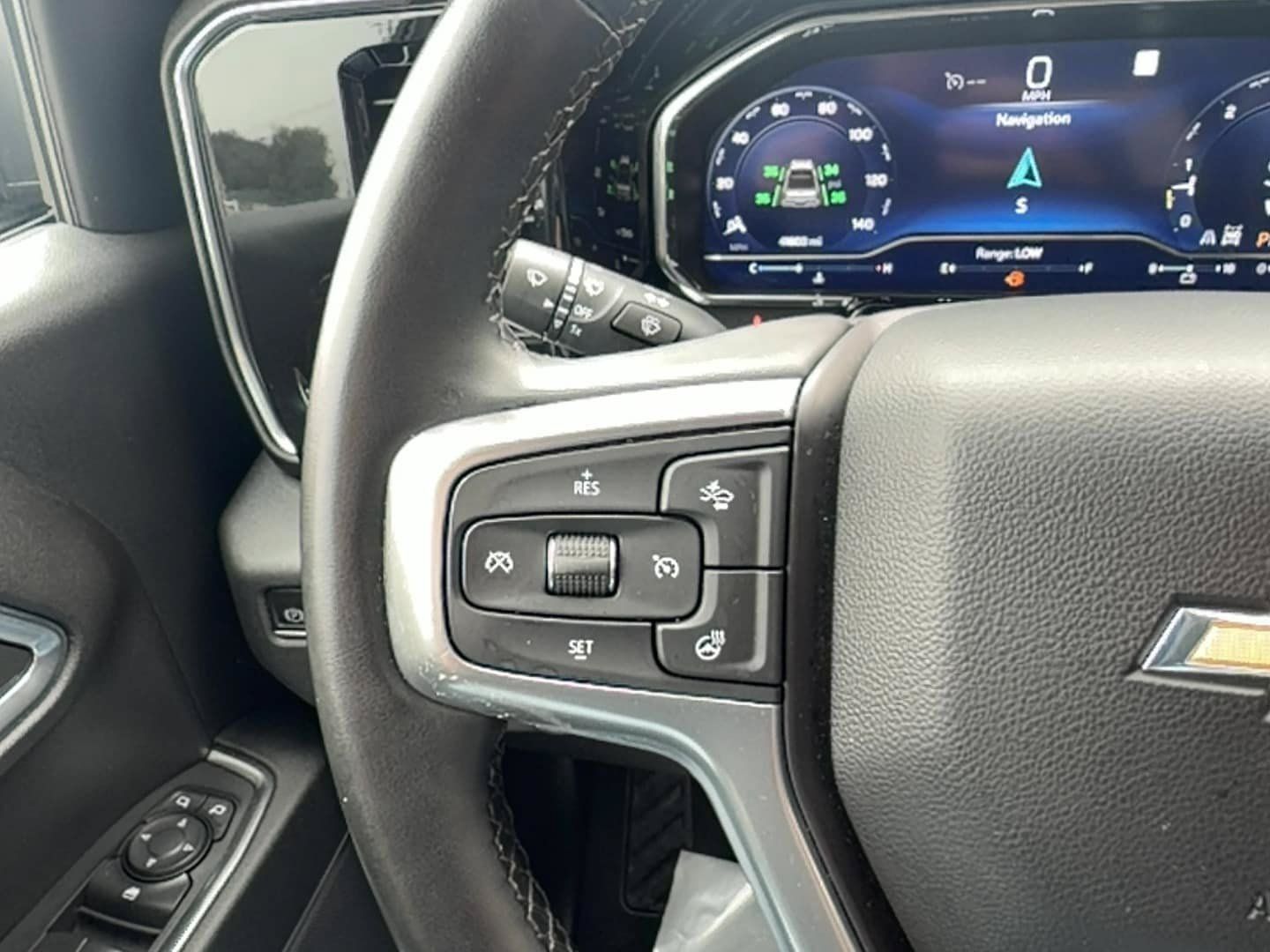 Used 2023 Chevrolet Silverado 1500 LT AWD/4WD image 14