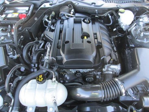 Used 2020 Ford Mustang Coupe RWD image 18