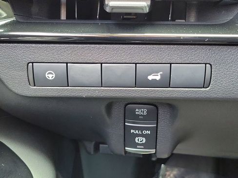 Used 2025 Nissan Murano SV image 28