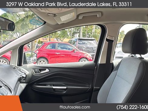 Used 2017 Ford C-MAX Energi SE FWD image 23