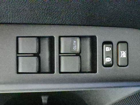 Certified 2018 Toyota RAV4 XLE AWD/4WD image 16