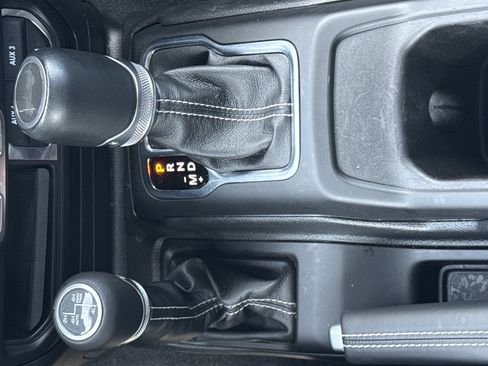 Used 2023 Jeep Wrangler Unlimited Sahara w/ Cold Weather Group AWD/4WD image 25