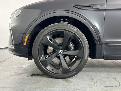 Certified 2022 Bentley Bentayga image 6