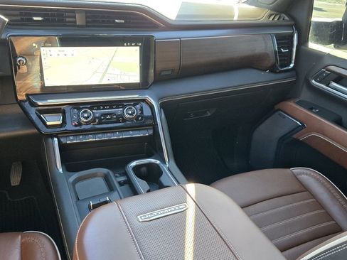 Used 2024 GMC Sierra 2500 Denali Ultimate image 36