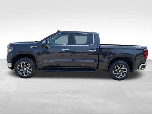 Used 2024 GMC Sierra 1500 SLT AWD/4WD image 4