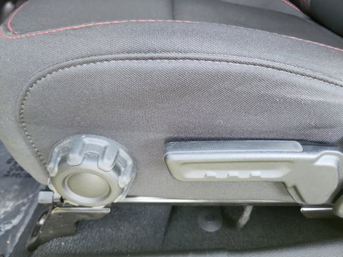 Used 2023 Jeep Gladiator Rubicon w/ Cold Weather Group image 15