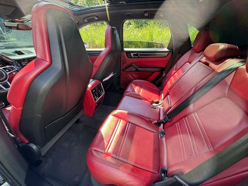 Used 2021 Porsche Cayenne GTS w/ Premium Package Plus AWD/4WD image 16