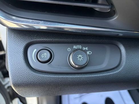 Used 2025 Buick Envista Preferred w/ Convenience I Package FWD image 19