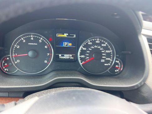 Used 2013 Subaru Outback 2.5i Limited AWD/4WD image 10