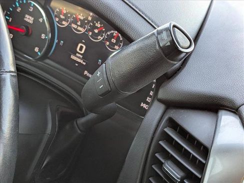 Used 2020 Chevrolet Suburban Premier w/ Premier Plus Edition image 19