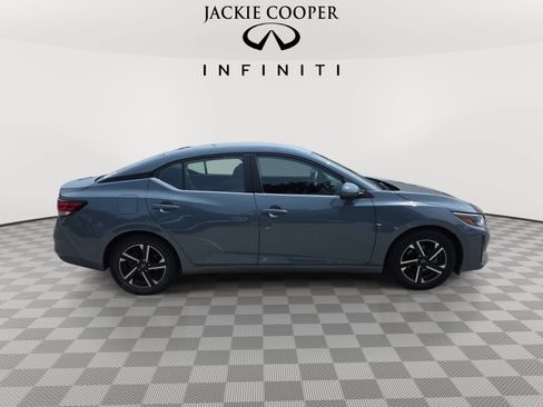 Used 2024 Nissan Sentra SV FWD image 4