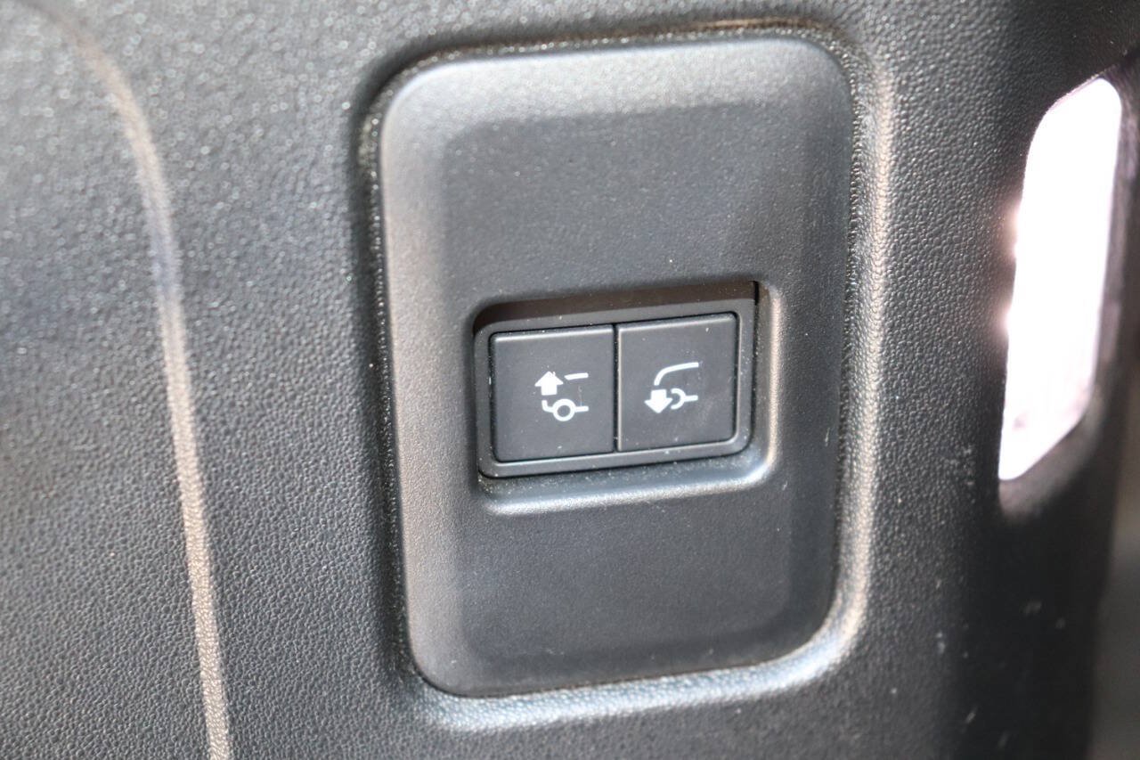 Used 2020 Land Rover Defender 110 SE AWD/4WD image 61