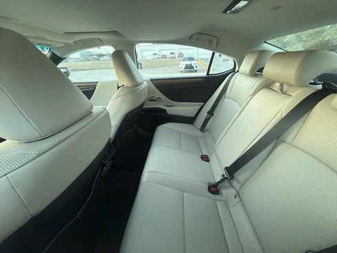 Used 2023 Lexus ES 300h w/ Premium Package FWD image 10