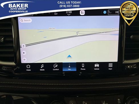 Used 2021 Chrysler Pacifica Limited w/ Uconnect Theater Family Group image 15